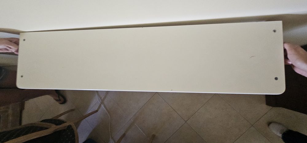 Prateleira de madeira