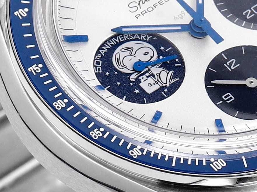 Годинник кварцовий Omega Speedmaster "Silver Snoopy Award" 50th Anniversary features a 42mm