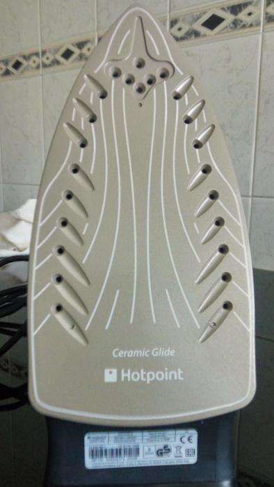 Ferro de engomar a vapor Hotpoint Ariston