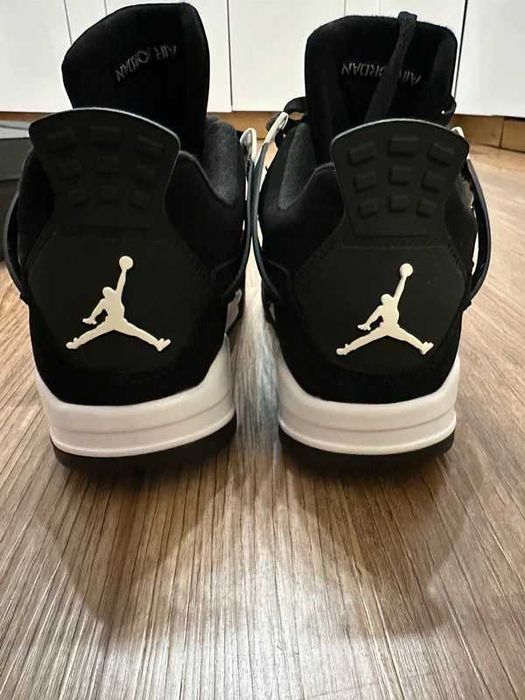 Jordan 4 Retro White Thunder R.44