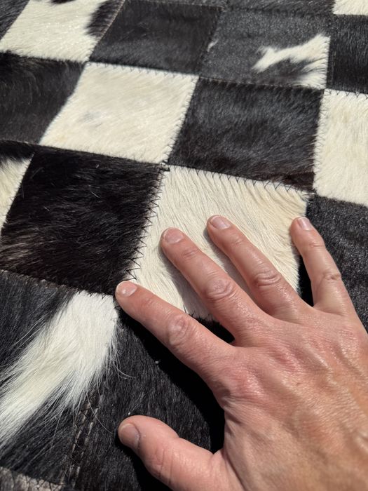 Tapete Pele de Vaca Verdadeiro - IKEA KORNUM 170x240 – Couro Natural (Patchwork) | Peça de Design