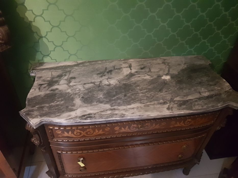 Cômoda antiga D.Maria