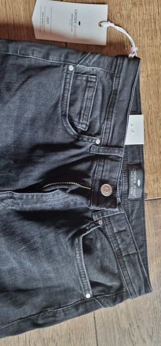 Nowe, damskie, czarne jeansy CROSS rozm. 31