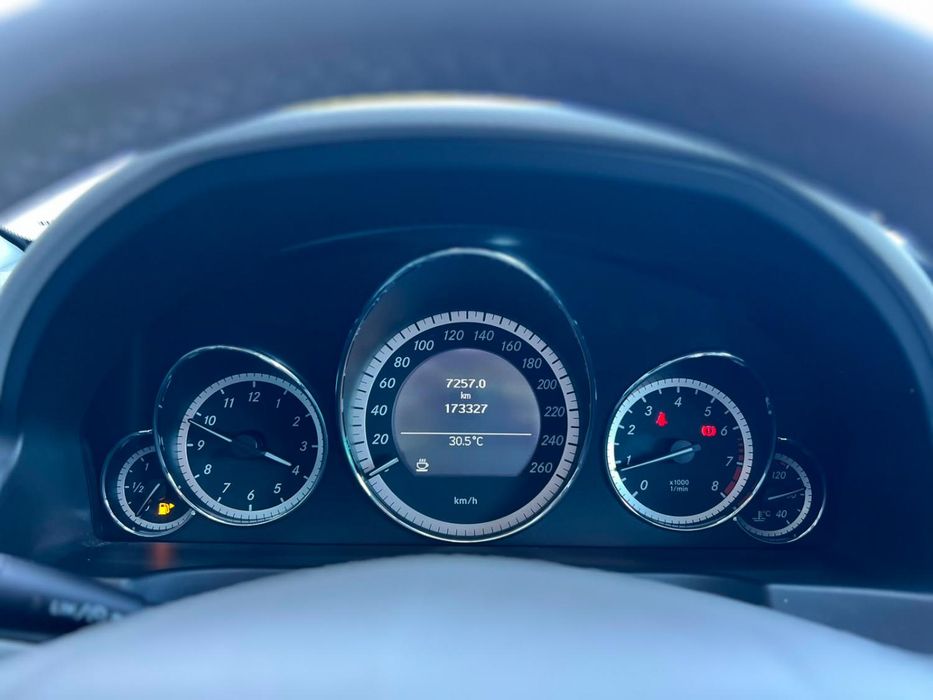 Mercedes-Benz E 200 CGi Avantagarde BlueEfficiency