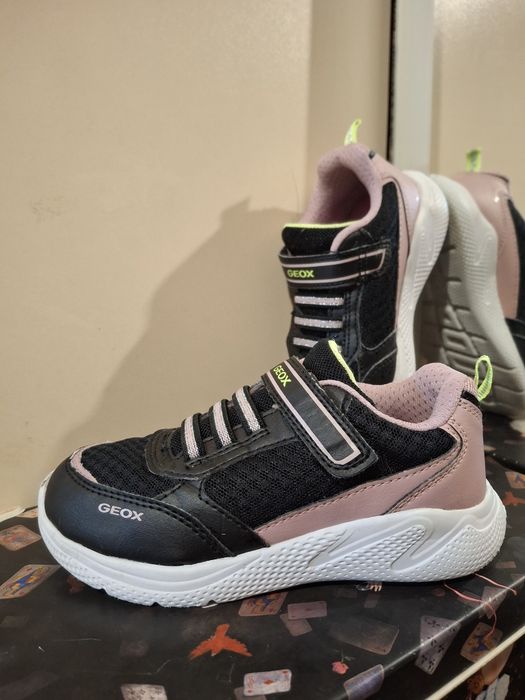 Кросівки Geox дитячі на дівчинку розмір 28