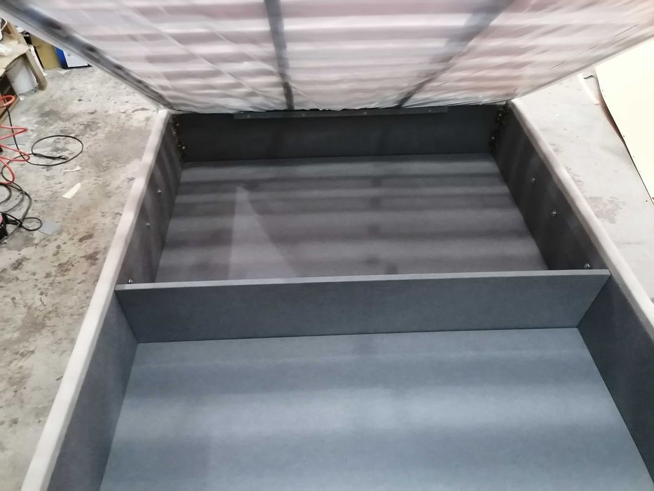 Cama estofada com led