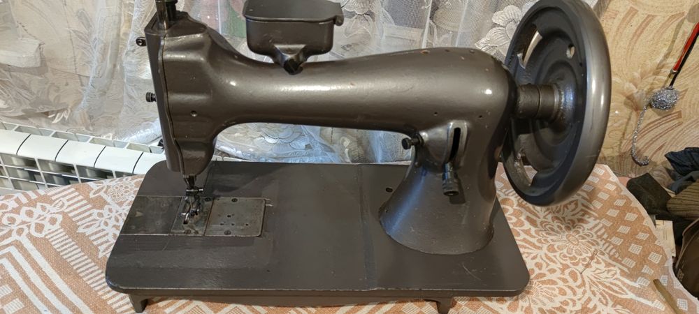 Промышленная швейная машинка  23 класса.