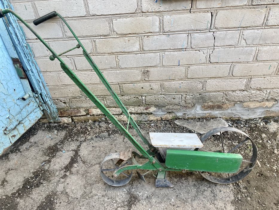 Сівалка ручна саморобна зроблена по заводських стандартах