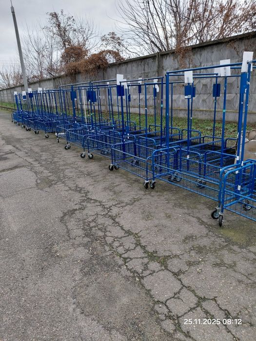 Продам віішалку для одягу.