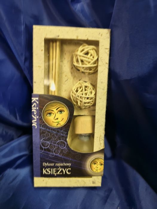 Dyfuzor zapachowy księżyc z patyczkami