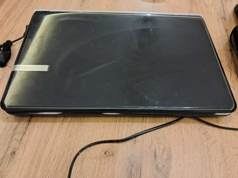 Laptop Packard Bell 17" KAYF0 Easy Note LJ65 + Kabel sie Ethernet RJ45