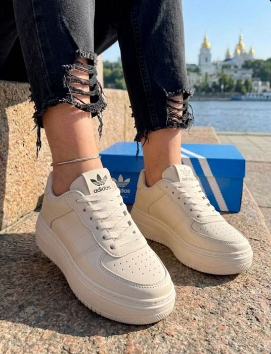 Жіночі демісезонні кросівки Adidas на платформі/натуральна шкіра