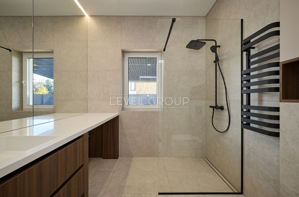 Продається будинок з сучасним ремонтом, 230 м2, Лісники