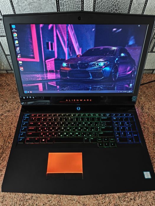 Игровой ноутбук Dell Alienware 17 R5/i7 8GEN/16GB DDR4/GTX 1070 8 GB/64GB SSD + Зарядка