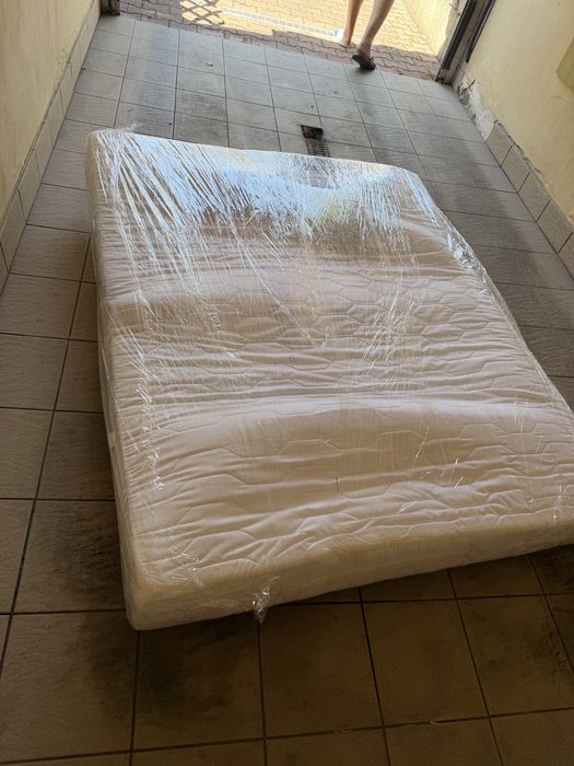 Materac sprezynowy srednio twardy 160x200
