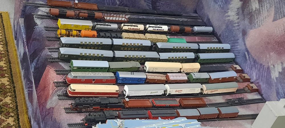 Железная дорога ТТ 1:120 поезда вагоны корабли лодки домики.