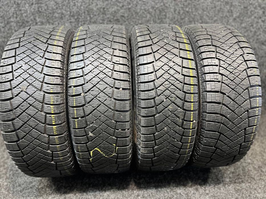 Продам Б/У шини Pirelli 205/60R16 Ice Zero
