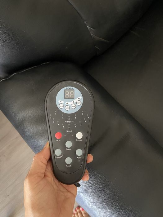 Poltrona de massagem pele, muito bom estado!