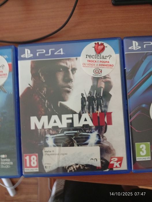 Ps4 usado perfeito estado 2 controle 5 jogos