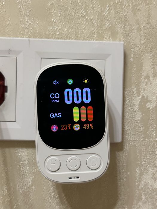 Датчик дыма, газа, влажности и температуры (в розетку)