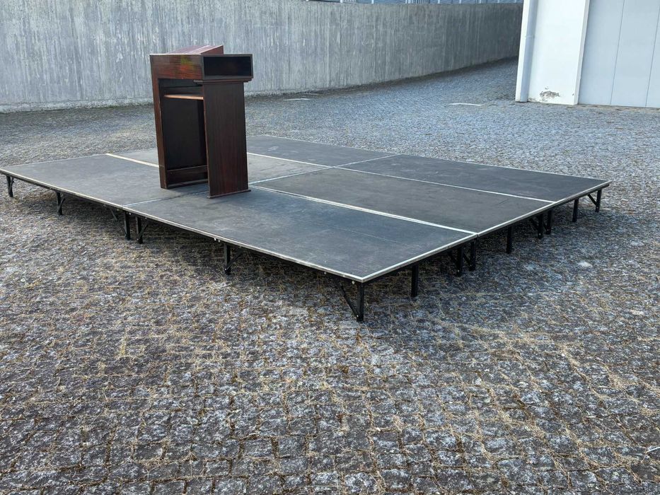 Palco Móvel - Madeira e Inox - Qtd. 6 Und.