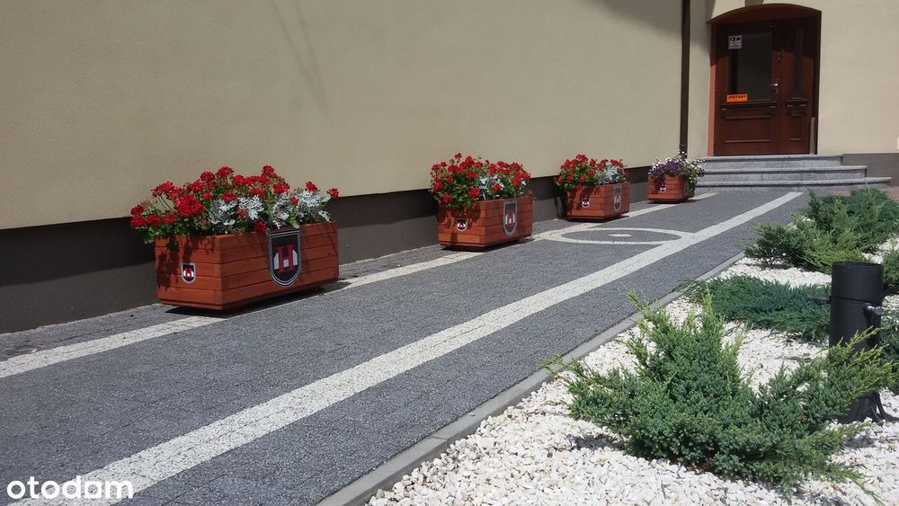 Biuro 28m2   Parking  Klimatyzacja