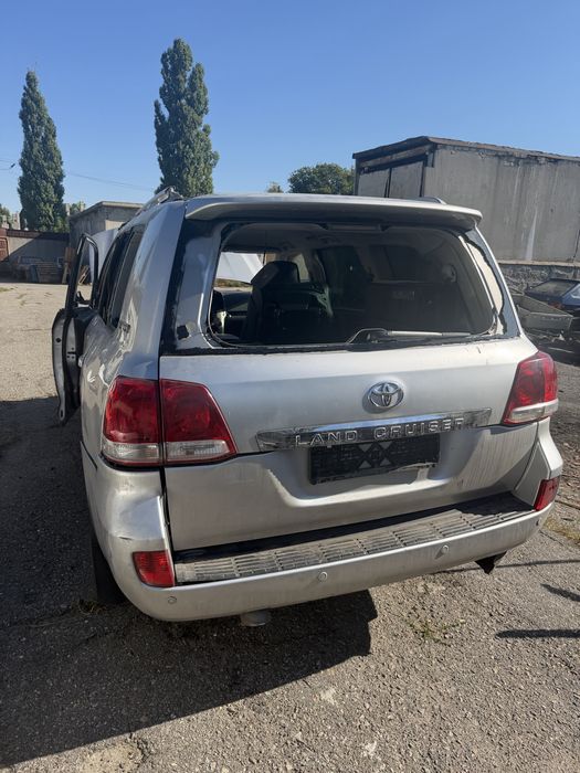 Toyota land cruiser 200 после дтп