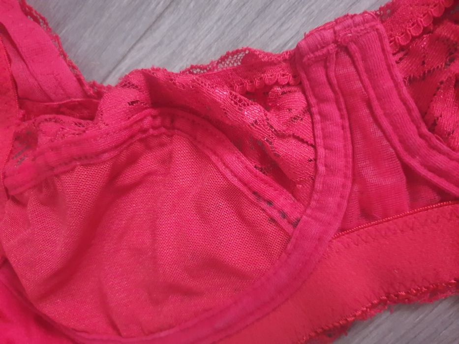 Biustonosz stanik 75B czerwony BPC