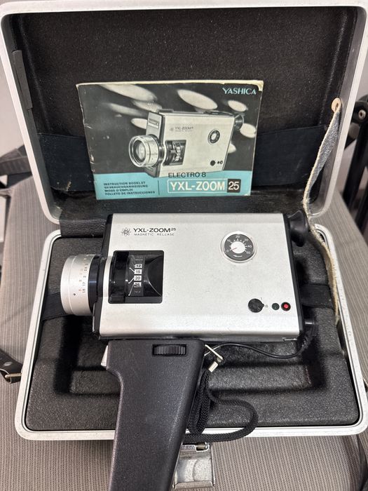 Camera de filmar yashica