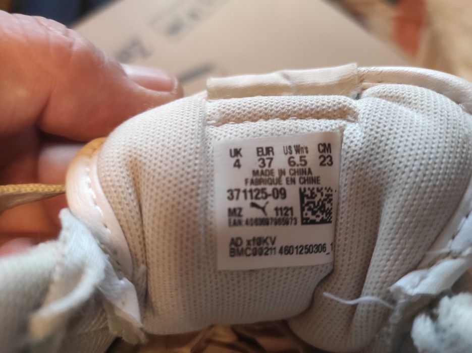 Кросівки жіночі для заняття спортом