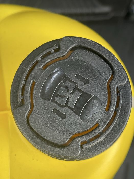 Моторна олива (масло) Бардаль 5w30