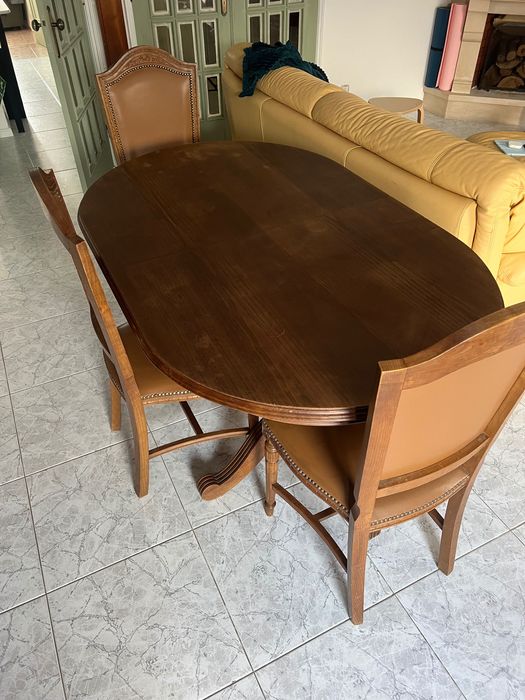 Mesa extensível mais 6 cadeiras