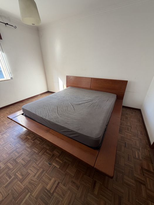Cama de casal usada