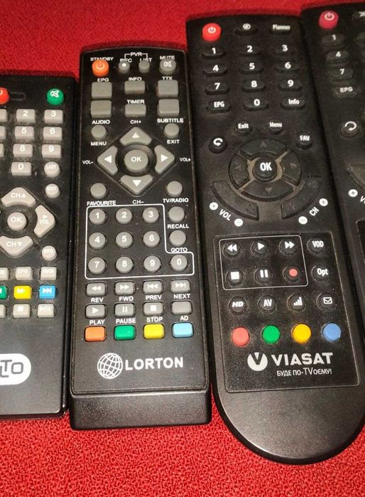 Пульти робочі до тюнерів та супутників