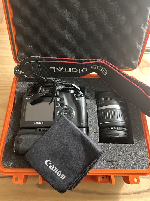 Máquina Fotográfica CANON 1000D EOS