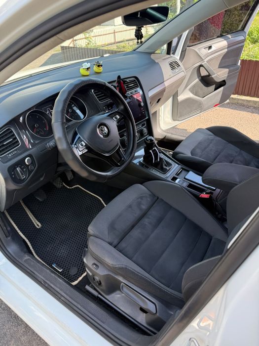 Volkswagen golf 2017 рік