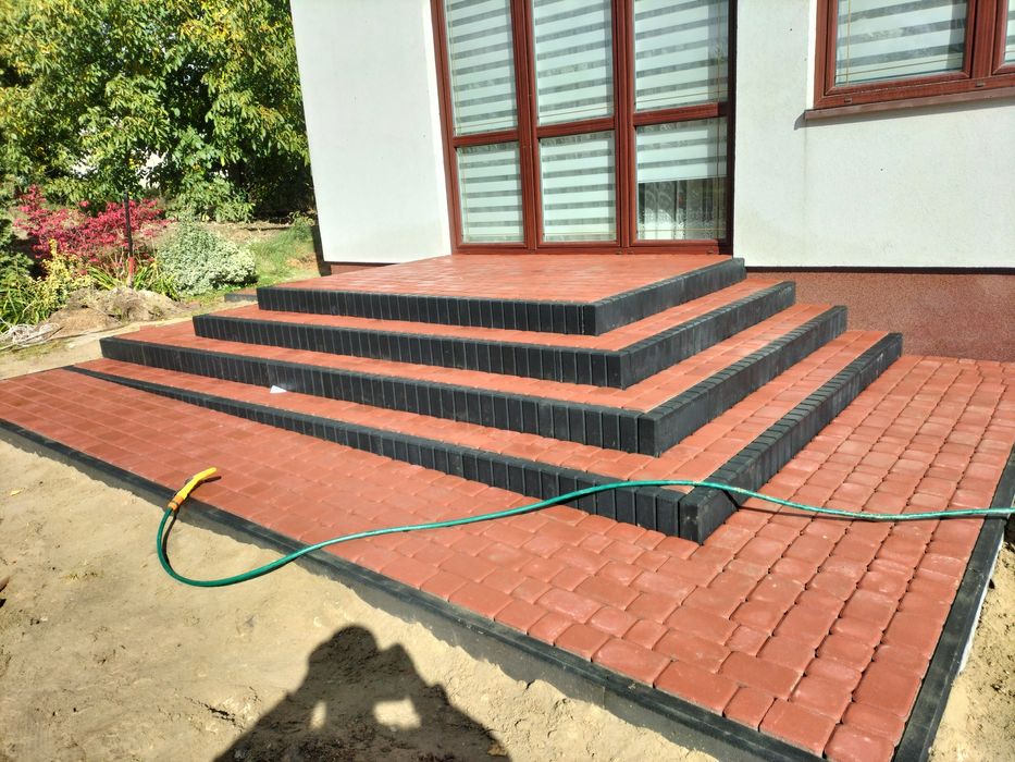 Brukarstwo układanie kostki brukowej.