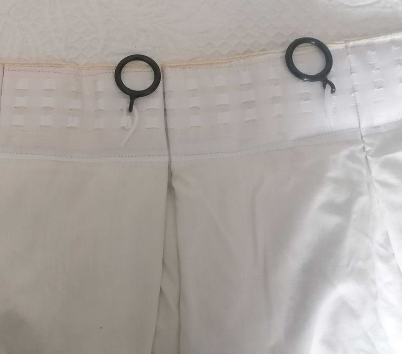 2 Cortinas Reposteiros e 2 Varões