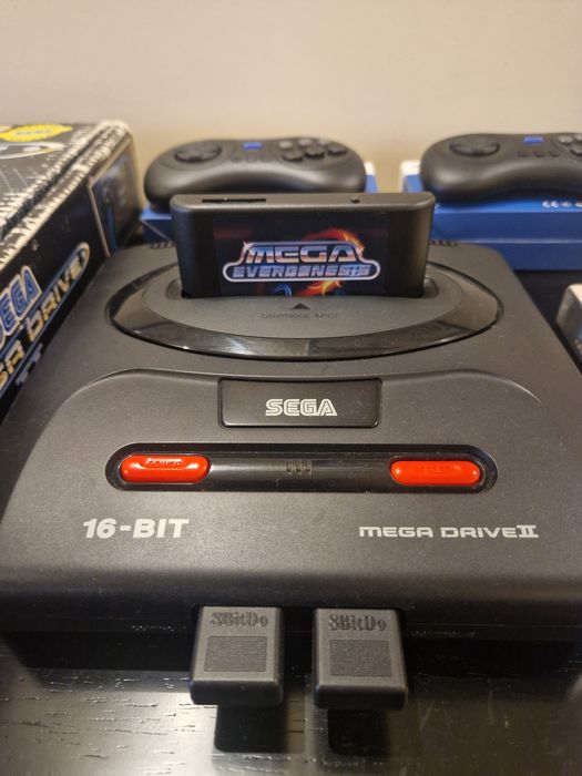 Mega Drive 2 + Everdrive + Comandos 8BitDo