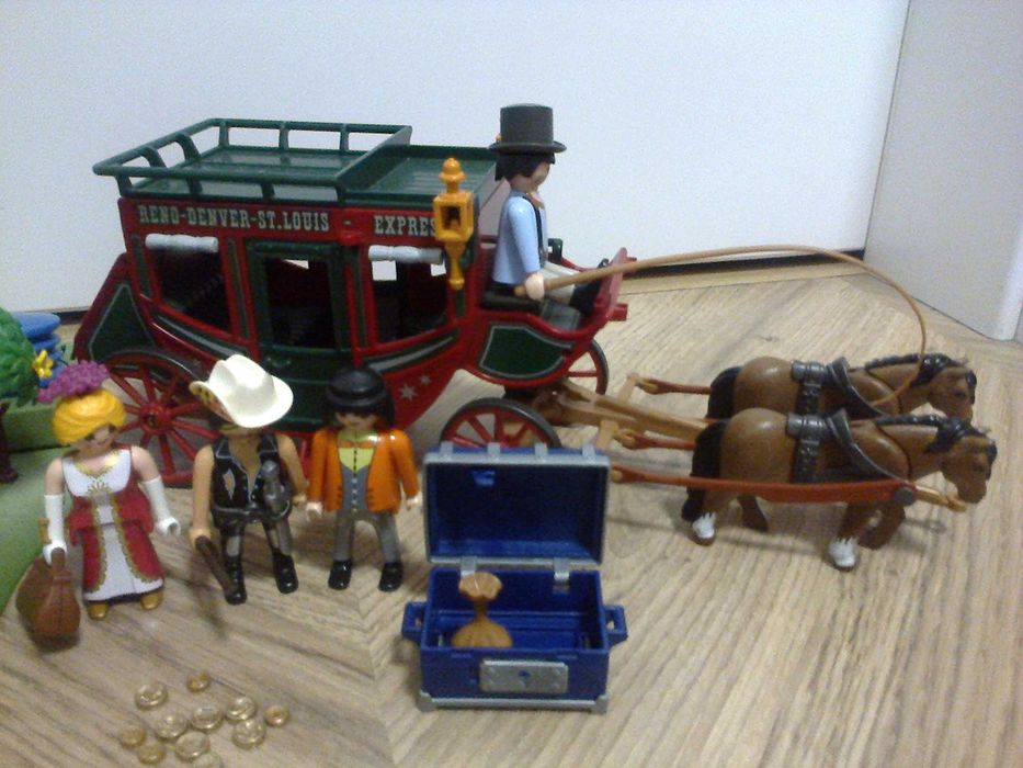 playmobil dyliżans konie stajnia