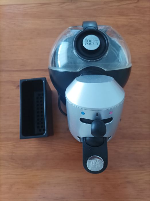 Máquina de café Nespresso dolce gusto