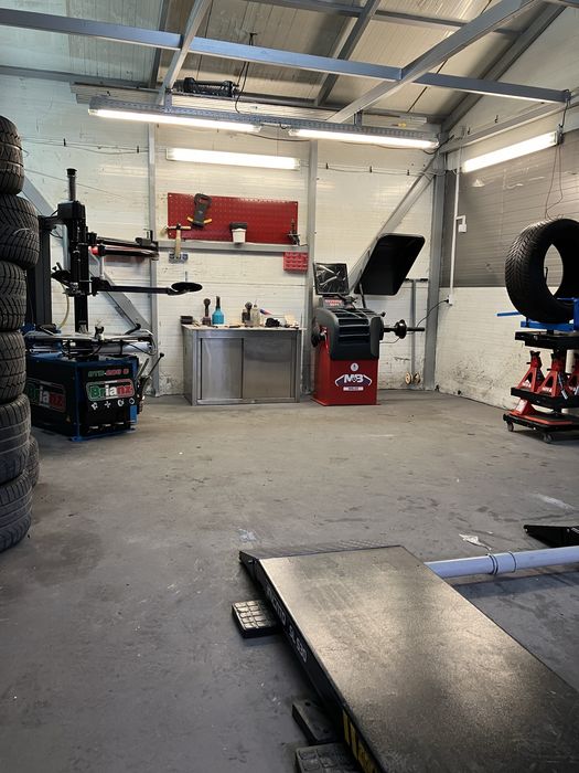 Wymiana opon Prostowanie felg , spawanie felg ,Renowacja felg