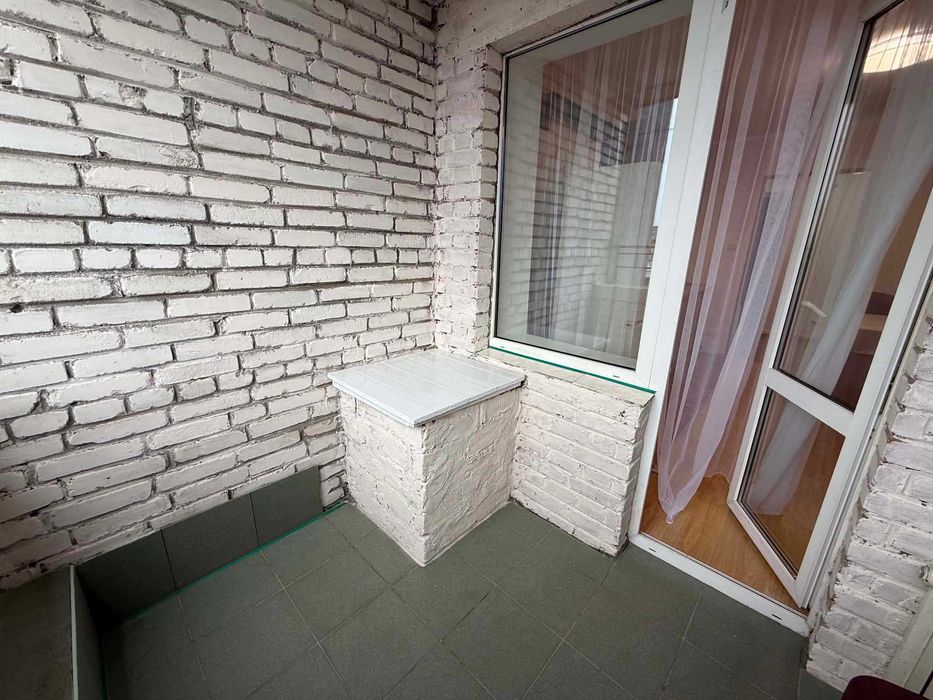 продаж 1км квартири великої площі