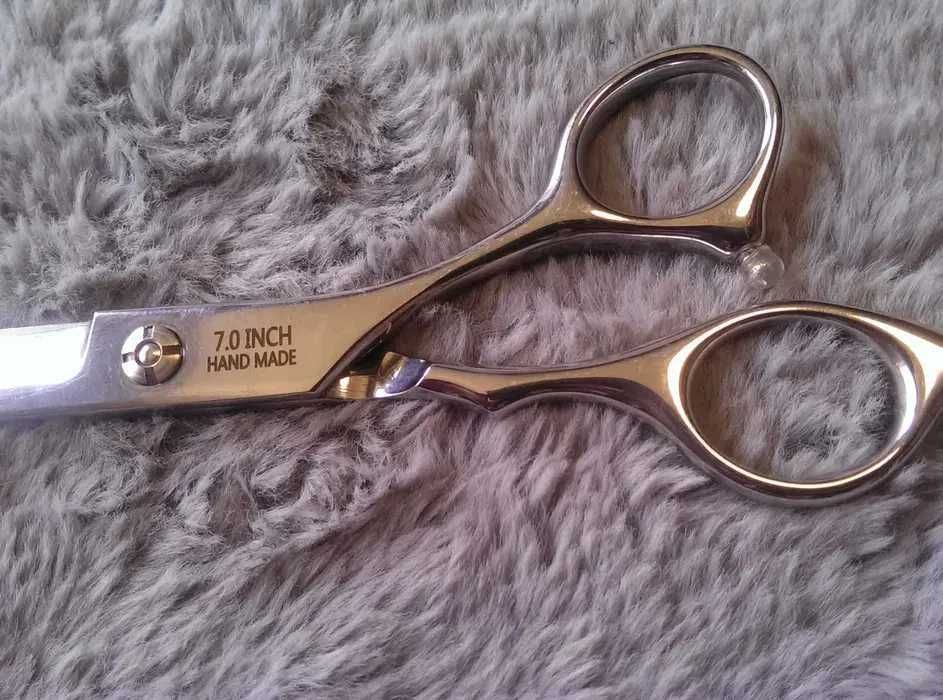 Profesjonalne gładkie nożyczki fryzjerskie Black Knight 7". Nowe.