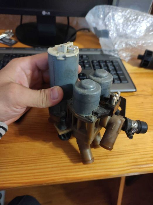 Клапани пічки W124 клапан печки Яйца W124 мерседес: 145 $ - Інші ...