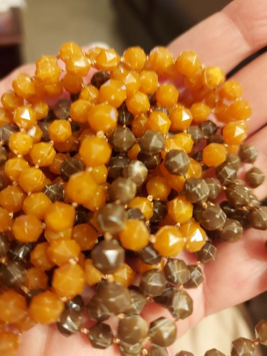 2 Colares finos, Laranja e Castanho.