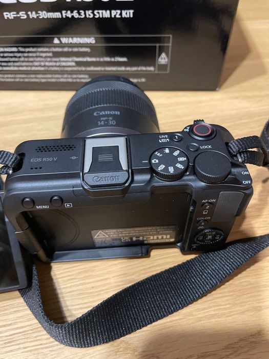 Canon EOS R50V 24.2MP + Lente RF-S 14-30mm
