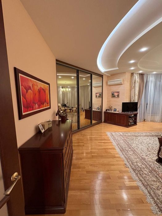 Просторная 3-комнатная квартира, Музкомедия