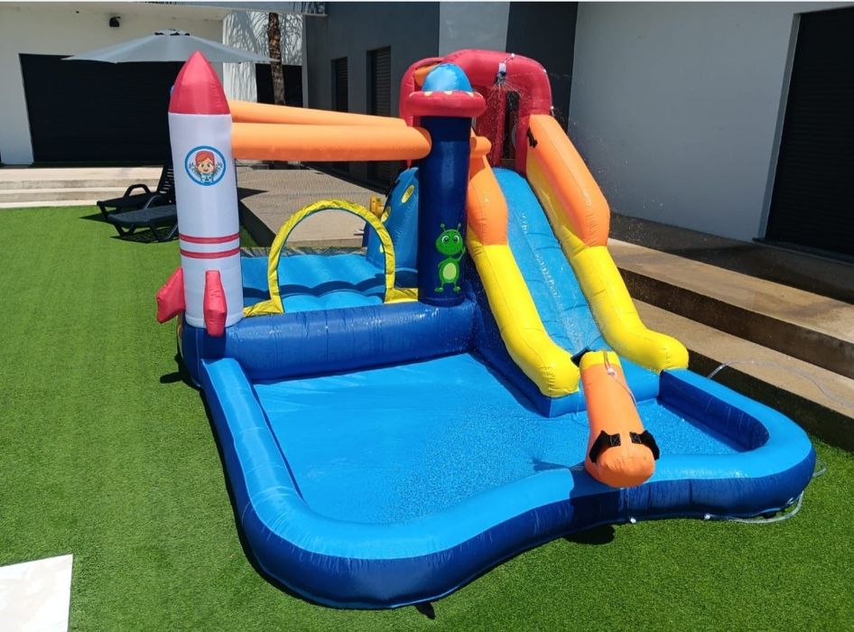 Insuflável com/sem água + trampolim