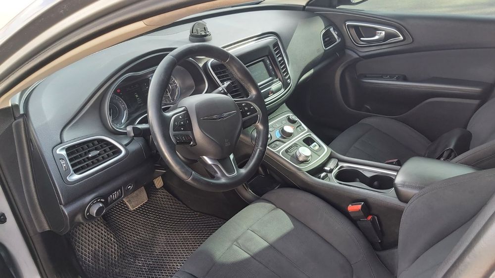 Продам автомобиль Chrysler 200 ОБМІН